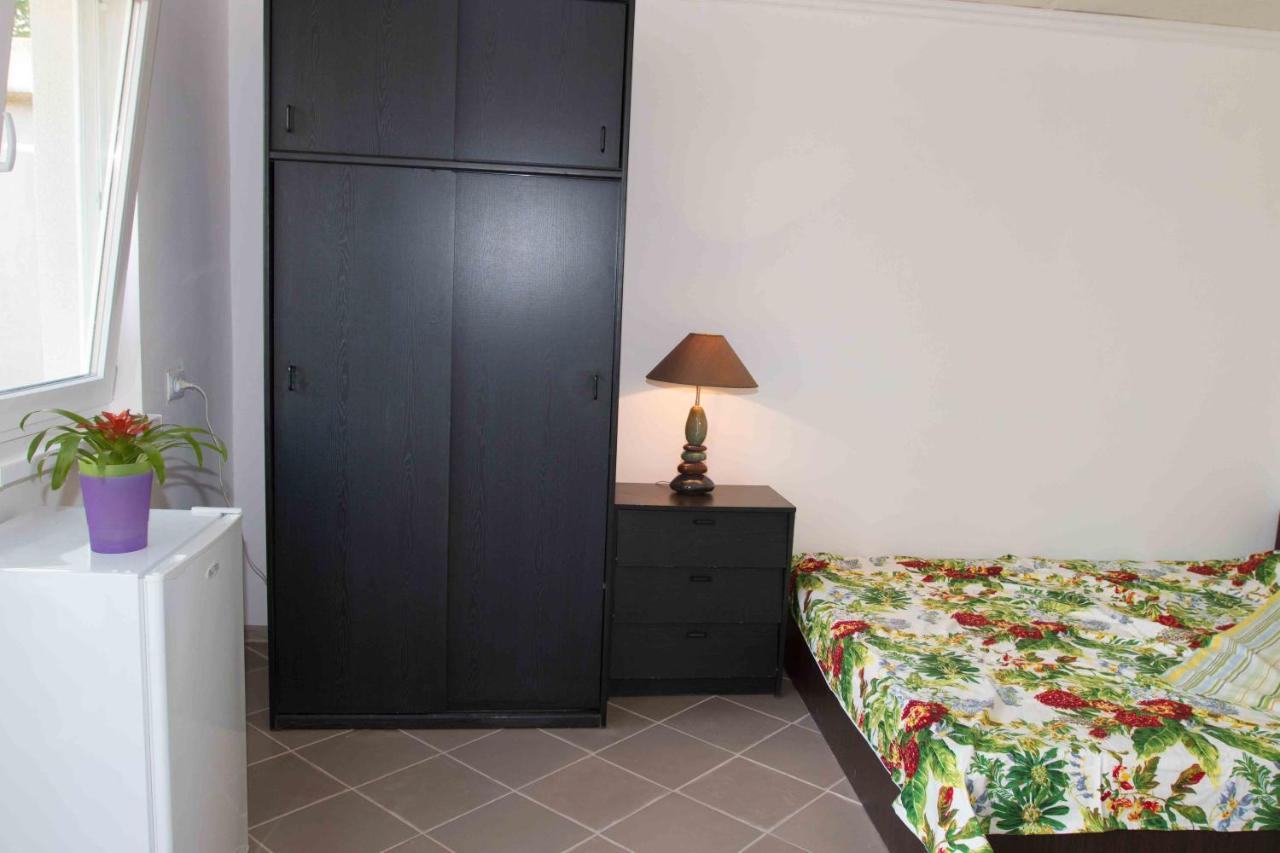 Ekonom-Domik Hotel Oldenburg Bagian luar foto